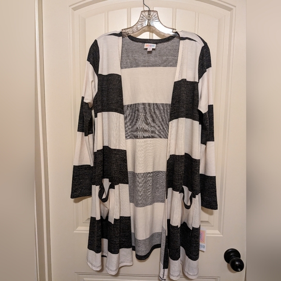 LuLaRoe Caroline Cardigan - Picture 1 of 3